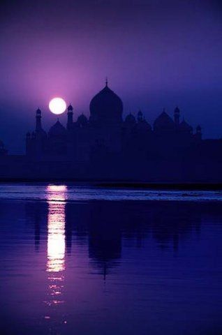 A mosque against a purple sky to illustrate Hello Holy Days! theory on Ramadan colors