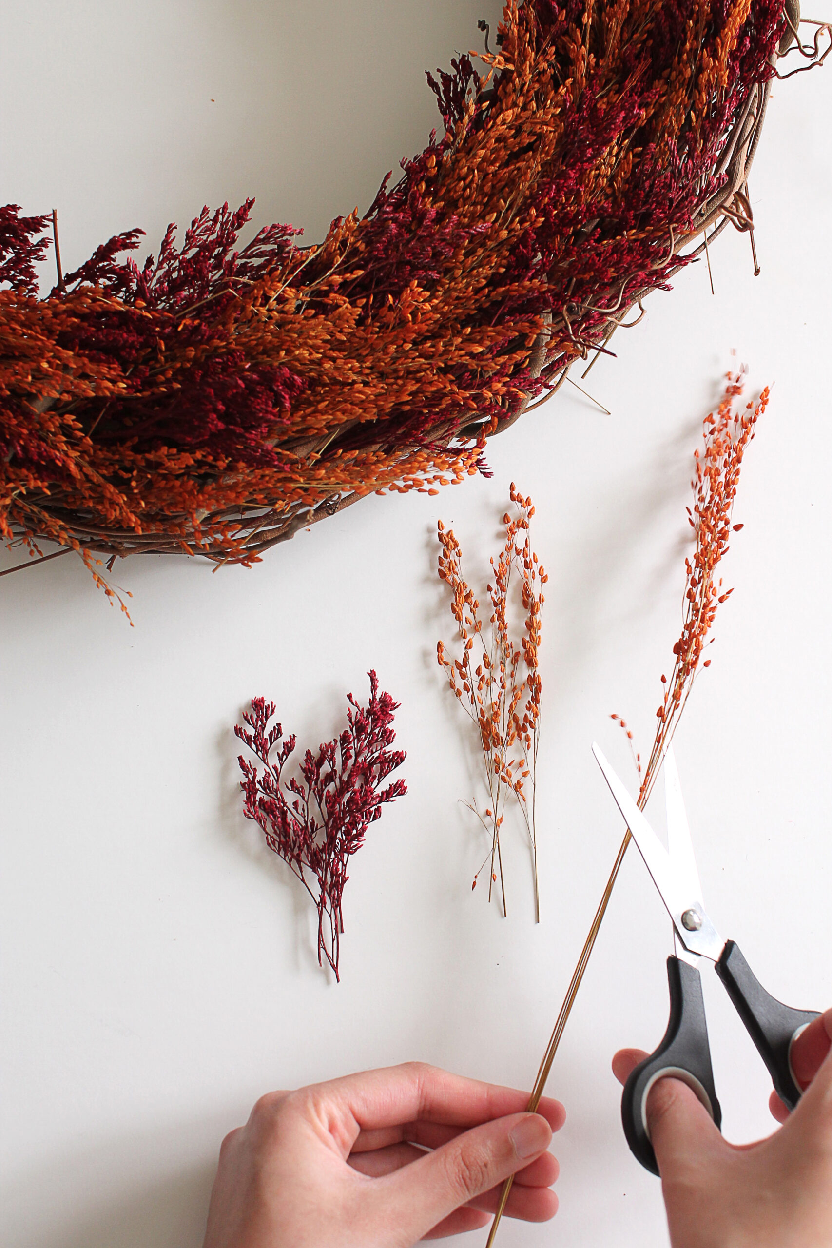 How to make a rose gold fall wreath with dried caspia.