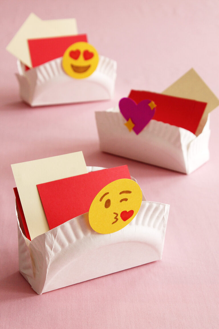 Quick & Easy Valentine’s Day Mailbox With a Paper Plate