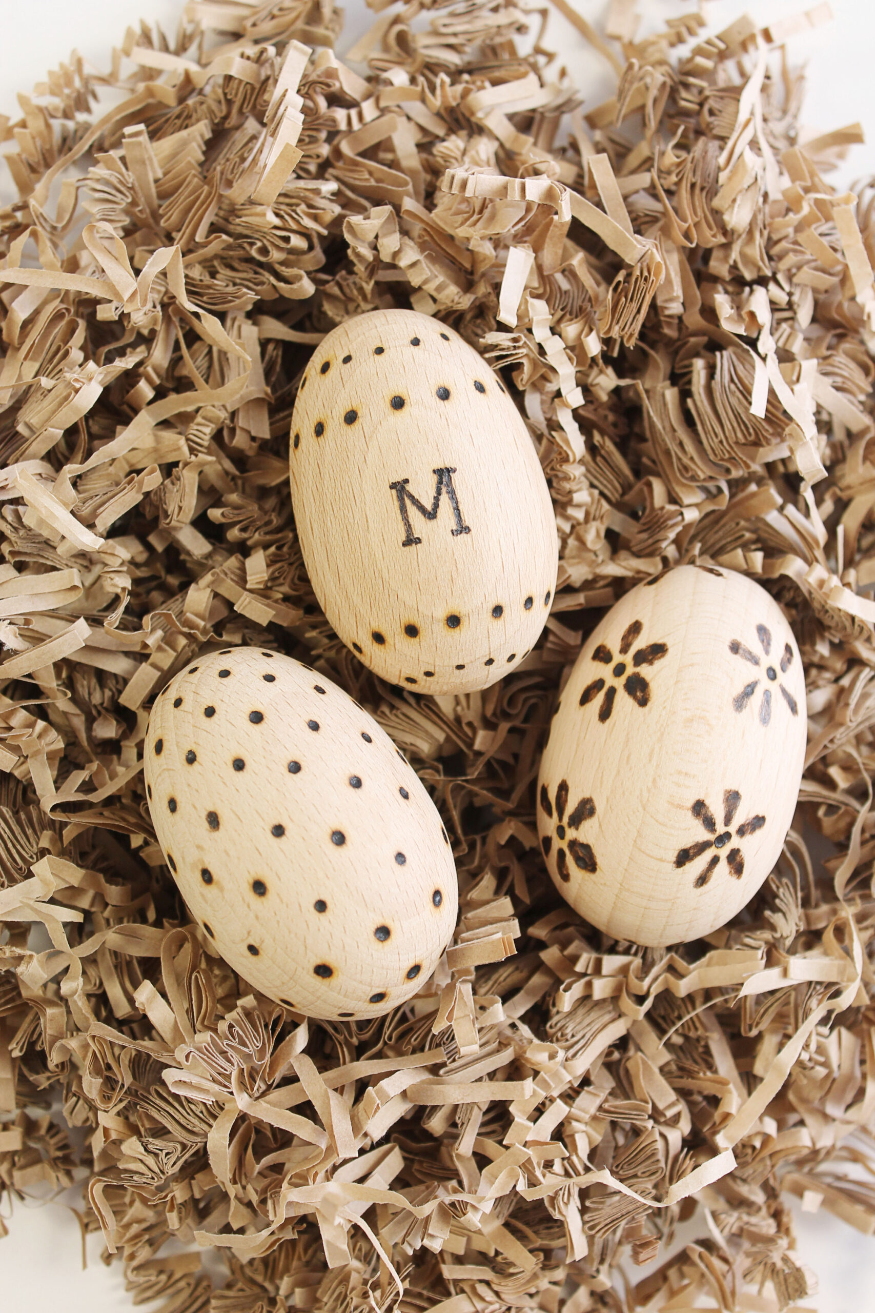 How to Decorate Wooden Easter Eggs